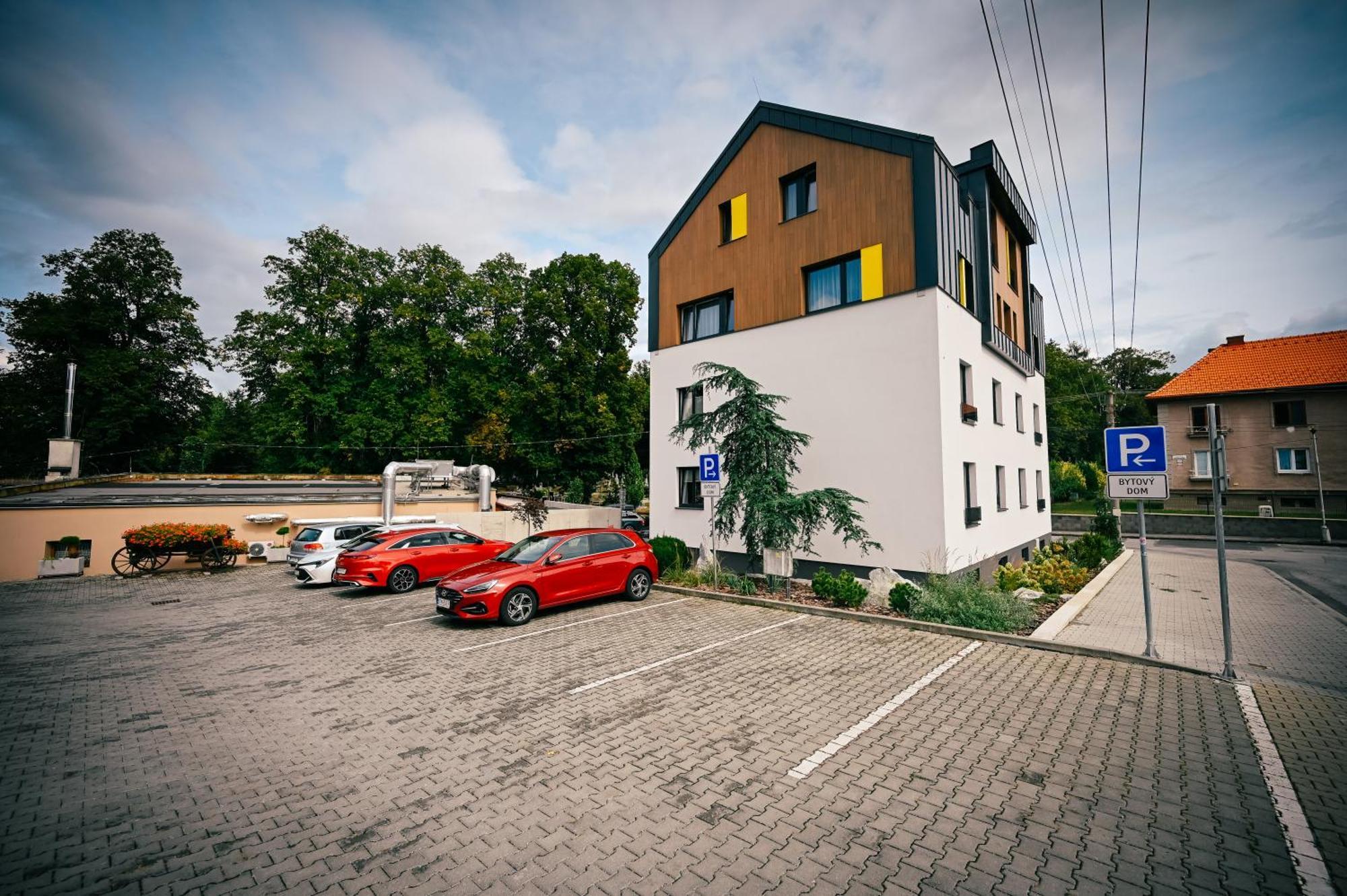 Penzion U Jakuba & Restauracia Bezplatne Parkovanie Martin Exterior foto